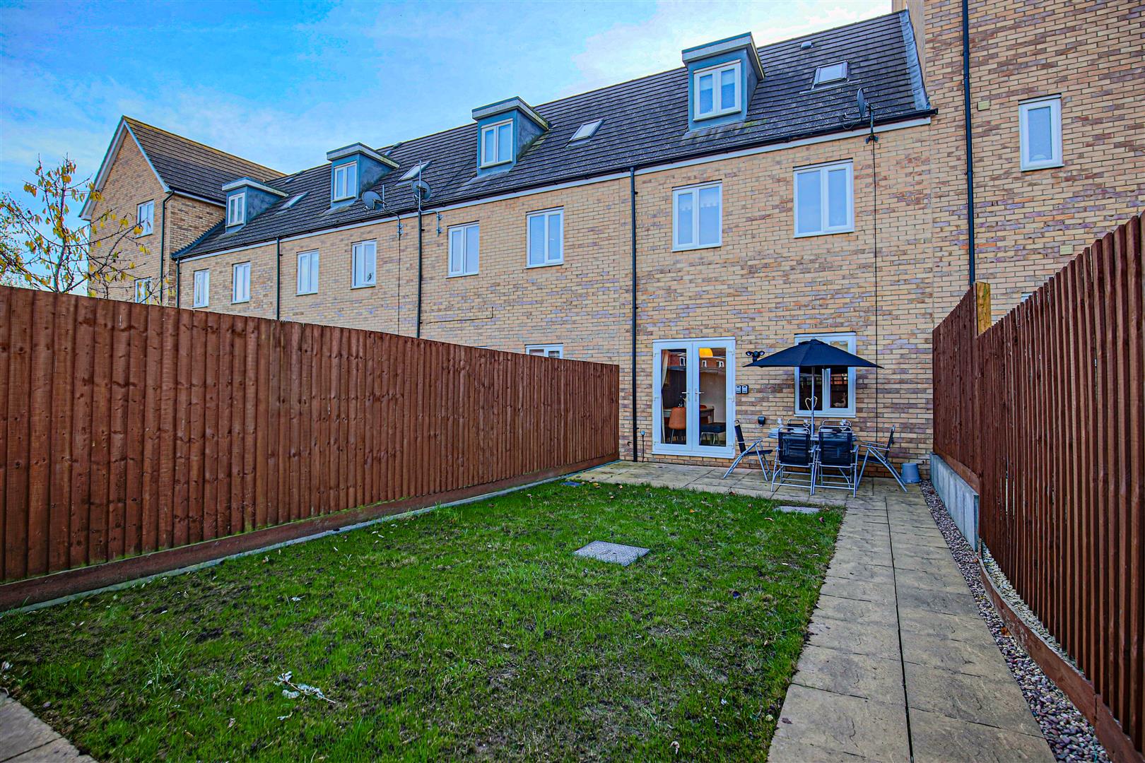 Fonda Meadows, Oxley Park, Milton Keynes